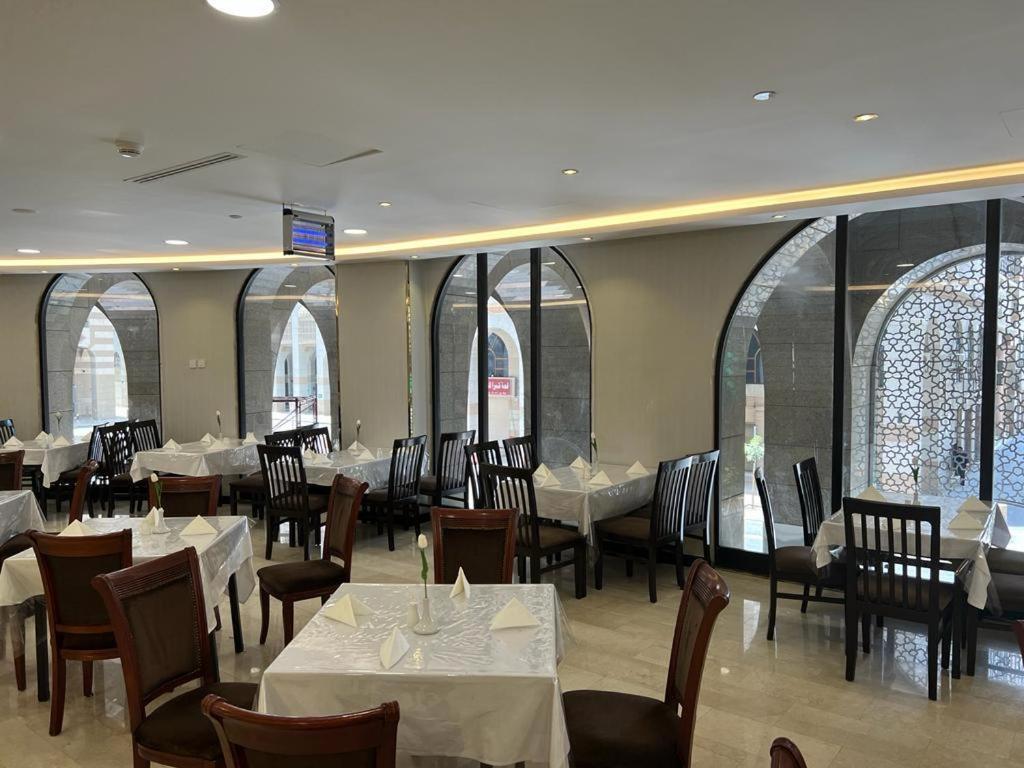 Al Ansar Golden Tulip Hotell Medina Eksteriør bilde