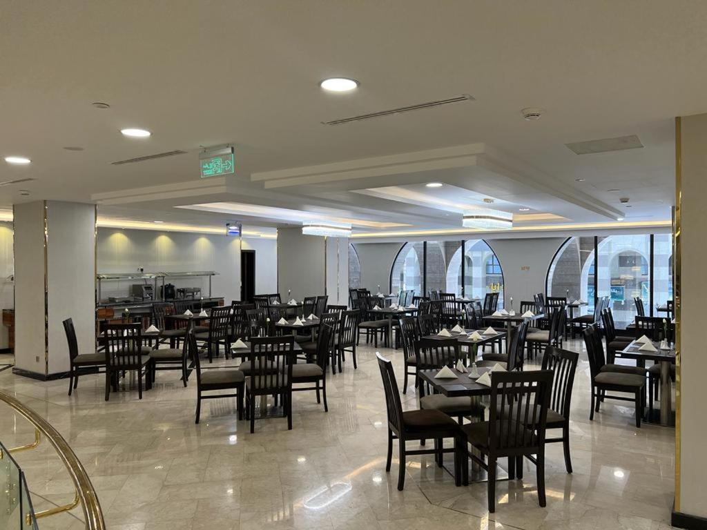 Al Ansar Golden Tulip Hotell Medina Eksteriør bilde