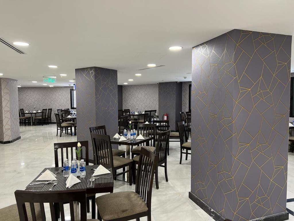Al Ansar Golden Tulip Hotell Medina Eksteriør bilde