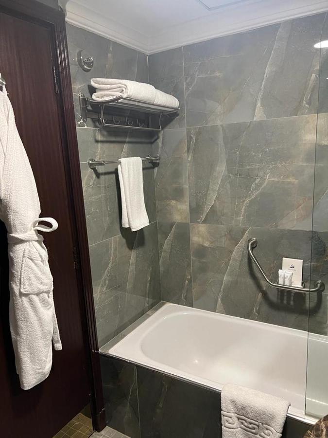 Al Ansar Golden Tulip Hotell Medina Eksteriør bilde